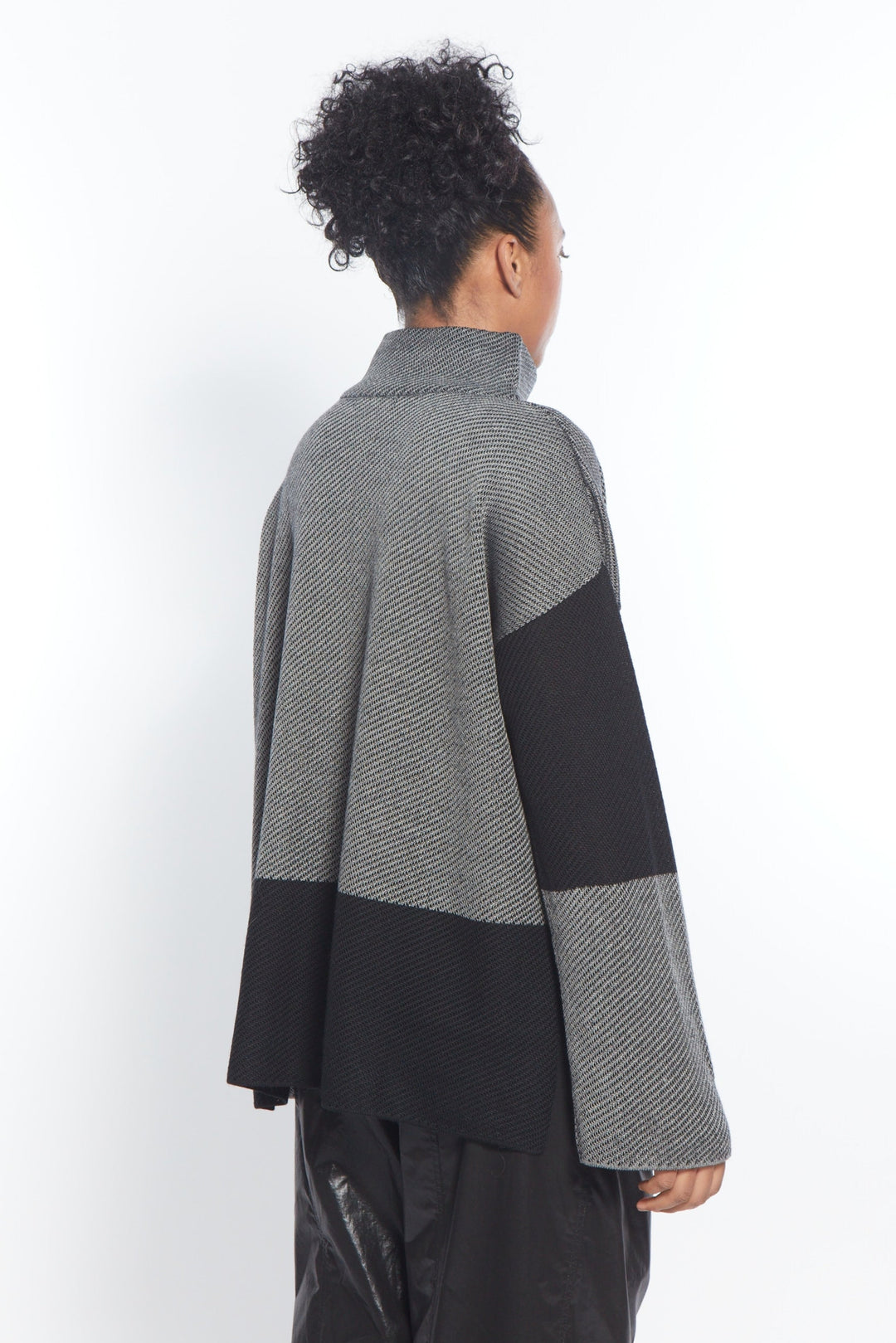 Noguchi Sweater